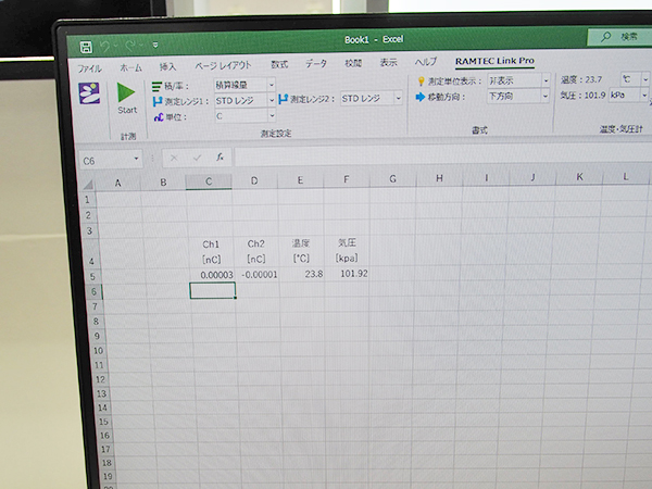 Excelファイル上で線量計の操作や測定データの取り込みが可能