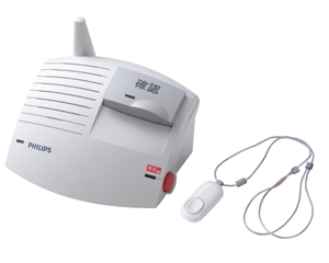 (左)通信機(右)転倒・転落を自動検知するペンダント