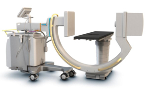 側面挿入時も手術台に干渉が少ない余裕のCアーム内径サイズ