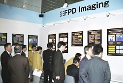 島津が誇るFPD技術をパネルや臨床画像で紹介