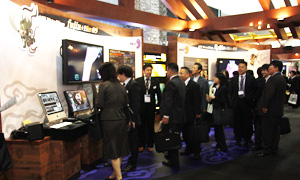 AZE VirtualPlace _ Plus09AAZE VirtualPlace _ Plus09̃R[i[ɂ͏ɐl肪łĂB