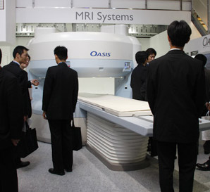 ITEM2009で発表された1.2T超電導型オープンMRI「OASIS」