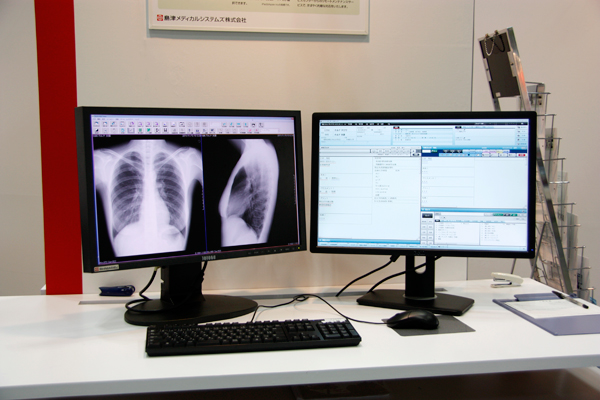 24インチモニタのデュアル構成