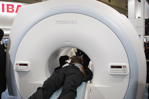 71p̃I[v{AЂƂ̓BۂɓĊm߂Ă݂ƁCڂ̑ŐԂLȂ