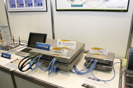 zI1̃XCb`Ƃĉғ邱Ƃŏ璷}VCSiVirtual Chassis Stackingj