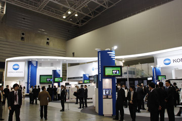 u[X̃e[}́uR~jP[Vn[j[`Â̖Ȃv