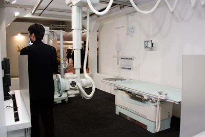 「RADspeed Pro」にワイヤレスFPDのラインナップを追加(薬事未承認)