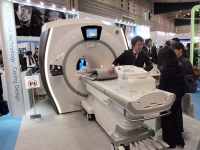 bܗL̃}bsO@\uIDEAL-IQv𓋍ڂDiscovery MR750w 3.0T