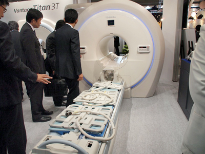 LEDȂǐVfUC̗pVantage Titan