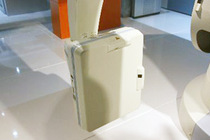 Artis zeegǒoBE̍lp̂Ƃ납烌[U[}[J[Ǝ˂B