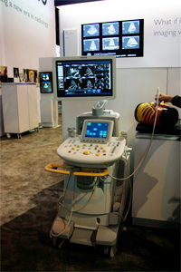 腹部汎用超音波診断装置「iU22 xMATRIX」（日本国内薬事未承認）