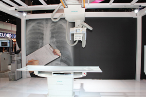 ACUSON S2000̉掿胊[Yiuɒ񋟂ACUSON S1000