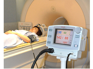 }2@}OCtECgiʐ^̓fS/Nj }OCtECgMRI̔팟҂̌肪\