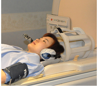 }6@MRII[fBI@wbhtHɂ艹Oh~B܂C쎺̉`B܂B