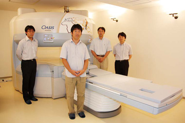 OASISと,試験稼働に立ち合った関係者