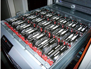 }2@SANeʕۊǑu bN̍4UŁCő2TB×30Be60TBCRAID6Ŏ48TBBMCȃXy[XCȓd͂̕ۊǑułB