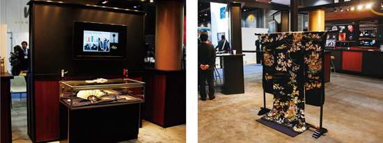 「和」をテーマにしたオリジナリティあふれるブース。ブース内には着物や扇などが展示された。