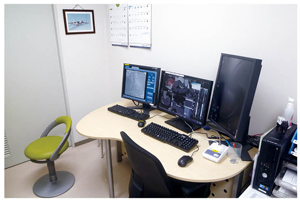 図2　 循環器診察室の動画システムとziostation2