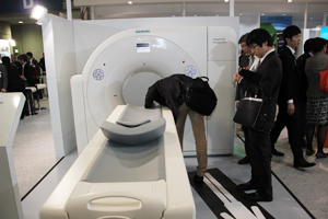 高画質・コンパクトを実現した64スライスCT「SOMATOM Perspective」