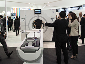 ハイエンド装置の「Revolution CT」