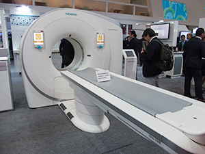 参考出品された「SOMATOM Drive」