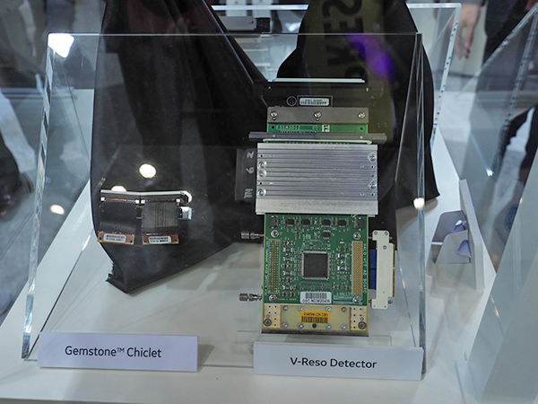 「Revolution Frontier」に搭載される「Gemstone Clarity Detector」