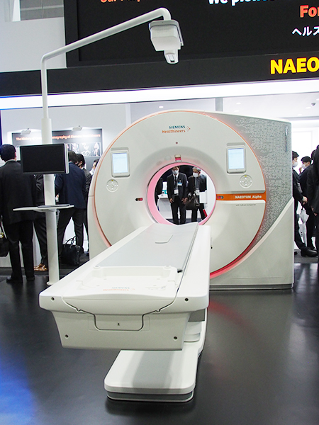 世界初のフォトンカウンティングCT「NAEOTOM Alpha」