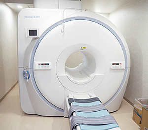 0.3テスラ永久磁石型MRIが入っていた検査室に設置された1.5テスラMRI「Vantage Elan」