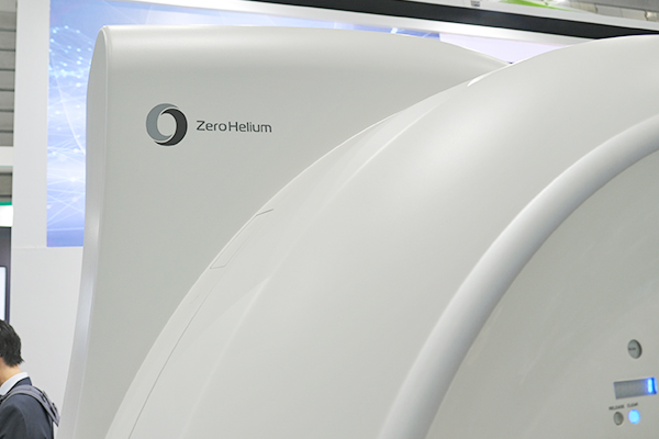 ヘリウムレスで排気管などが必要なく装置の設置性が向上