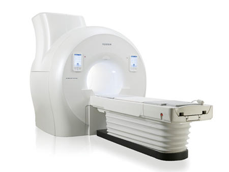 図1　1.5T超電導型MRIシステムECHELON Synergyの外観