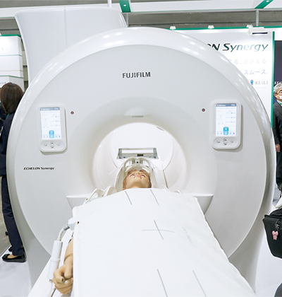 再撮像を低減し負担を軽減する「ECHELON Synergy」