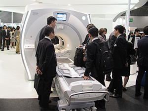 TOF-PETが可能な「SIGNA PET/MR」