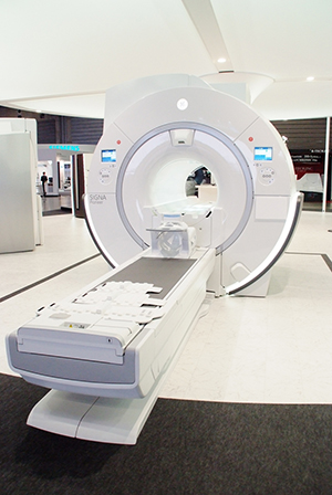 日本開発の新型3T装置「SIGNA Pioneer」