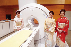 MEDICONNECTION in 東北では，晴れ着姿の社員がおもてなし