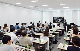 関西地区のユーザーが増え，前回より広い会場で開催