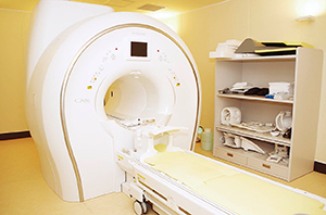 楕円形状のオーバルボアが特徴の1.5T MRI「ECHELON OVAL」