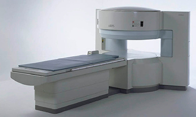 図6　オープンMRI装置「AIRIS」（1996年）