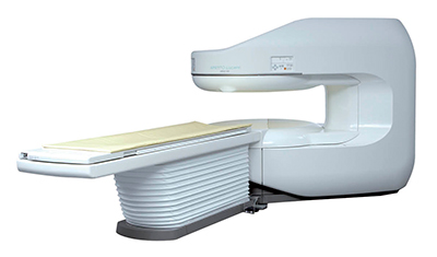 図7　シングルピラーオープンMRI装置「APERTO Lucent」（2011年）