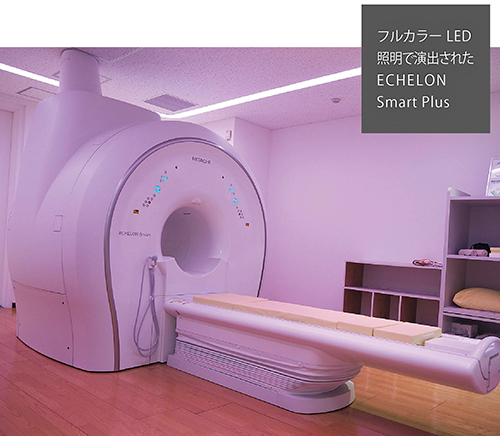 静音技術“Smart Comfort”のオン／オフによる撮像音の違いを体験。静音化した撮像音はとても小さく，シーケンスによっては室内に流れる音楽も聞こえます。静音化でストレスが大きく軽減することを実感しました。