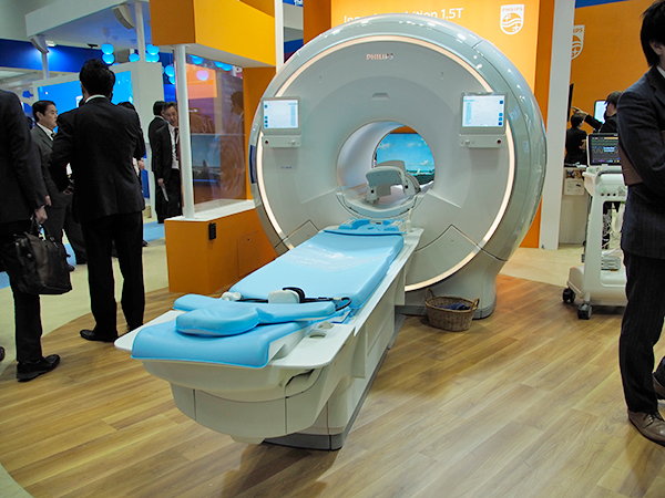 ヘリウムフリーの1.5T MR装置「Ingenia Ambition 1.5T」