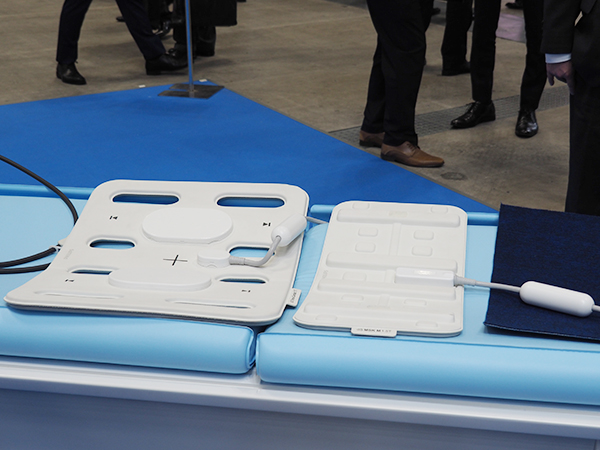 軽量で柔軟性が高い「Breeze coil」。ケーブルの取り扱いも容易で安全性にも優れている。