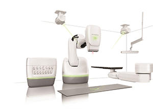 トヨタ記念病院に新たに設置された放射線治療機器放射線治療機器 「サイバーナイフM6シリーズ」