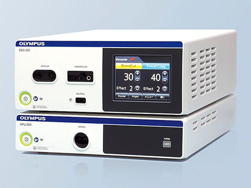 高周波焼灼電源装置「ESG-300」（上）アルゴンプラズマ凝固装置「APU-300」（下） 