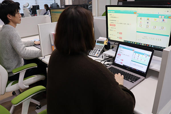 専門スタッフによる入力