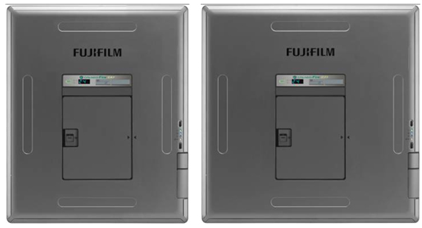 左：FUJIFILM DR CALNEO FlowC47（14×17インチモデル） 右：FUJIFILM DR CALNEO Flow C77（17×17インチモデル）