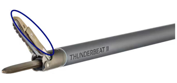 処置部先端 外側を高機能樹脂で覆うことで周辺組織の熱損傷リスクを軽減