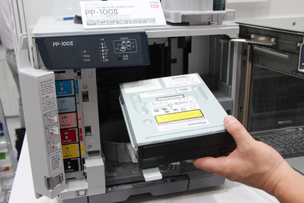 ドライブの交換を可能にしたことで長寿命化を実現