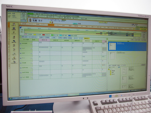“ヒストリーマップ”では，画面では実感しにくい記載の量や多さを表示する工夫を盛り込んでいる。