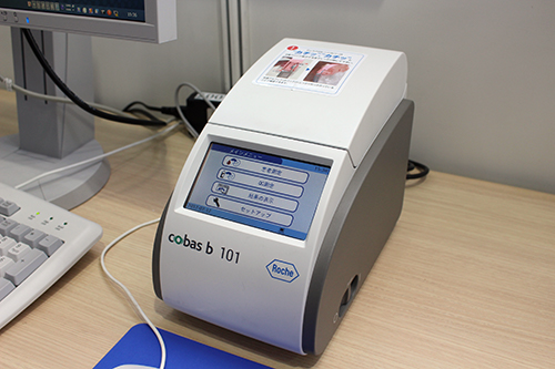 臨床検査機器「コバスb 101」からMedicom-HRVに検査結果を直接取り込むことが可能