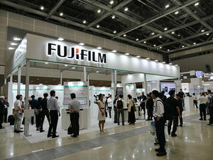 AI技術ブランド「REiLI」を核に業務効率化や診療の質能向上に資するソリューションを展示した富士フイルムメディカルブース